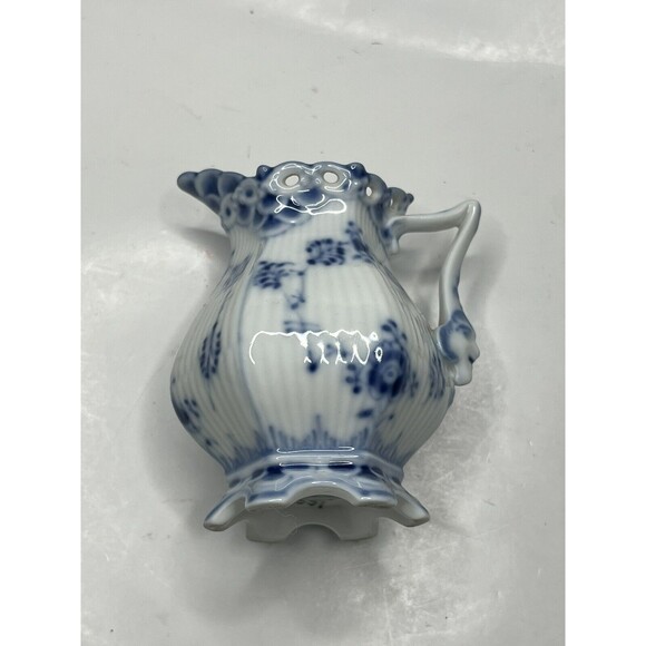 EUC Royal Copenhagen Denmark Blue Fluted Full Lace Creamer 3.25” Marked 1031